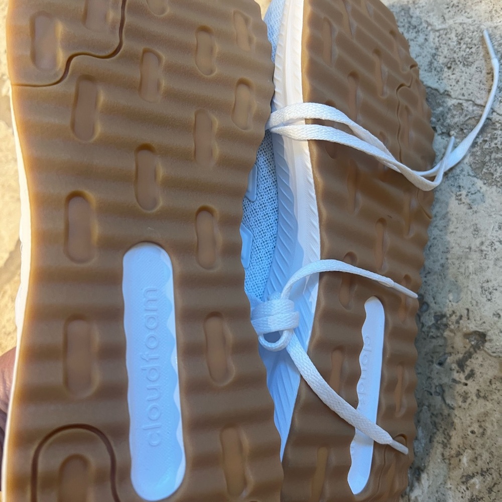 Adidas Cloud White Running Shoes size 9 - Picture 6 of 6